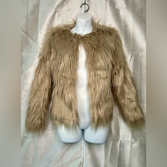 lanshifei Jackets & Blazers - Lanshifei Cream Faux Fur Jacket